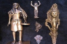 کشف 106 قطعه اشیا عتیقه در هرسین