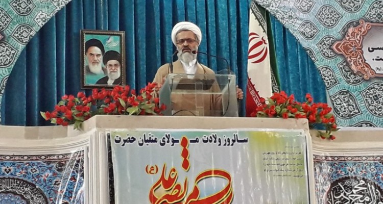 متأسفانه دولت و وزرا و مدیران ما آنچنانکه باید کاری نیستند/ مردم در این ایام کمک به نیازمندان و شادی فقرا را فراموش نکنید