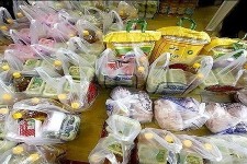 توزیع ۱۰۵بسته مواد غذایی بین مددجویان تحت حمایت کمیته امداد در هرسین 