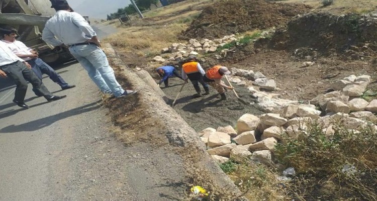 تعریض دودهانه پل بتنی در بخش بیستون 