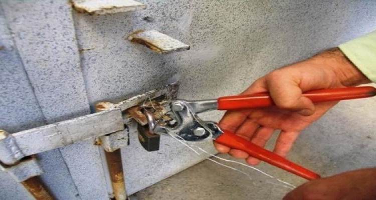 تعطیلی 35 واحد صنفی در هرسین برای پشیگیری از شیوع کرونا  