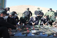 مزار شهدای گمنام هرسین گلباران  شد