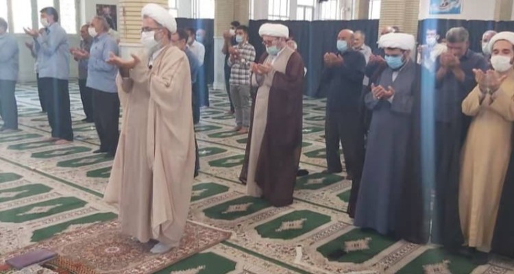 باید دعا کنیم برای همه کسانی که پاسدار نظام اسلامی هستند