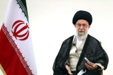 طغیان بیماری کرونا، مسئله اول و فوری کشور است/ واکسن از راه واردات و تولید داخل و به هر شکل ممکن برای همه مردم تأمین شود