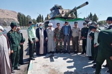 رونمایی از  ماکت تانک در ورودی هرسین شهر هرسین