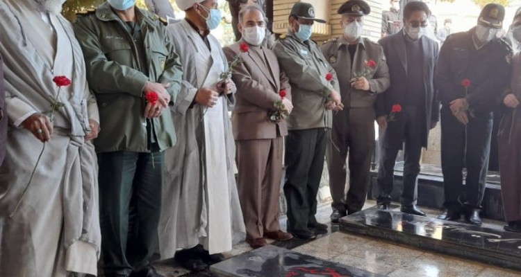 مزار شهدای هرسین غبارروبی و عطر افشانی شد