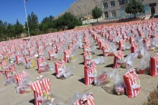 توزیع 600بسته معیشتی در بین نیازمندان شهرستان هرسین