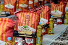 توزیع 1000بسته معیشتی در بین نیازمندان هرسین
