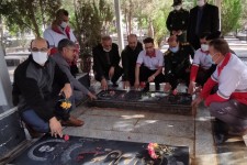 مزار شهدای هرسین با حضور مسئولین غبارروبی شد