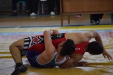 برگزاری مسابقات چند جانبه کشتی جام پهلوان شهید مسعود دارابی در هرسین_تصویر