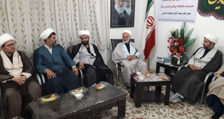 تجلیل ازائمه جماعات مساجد شهرستان هرسین