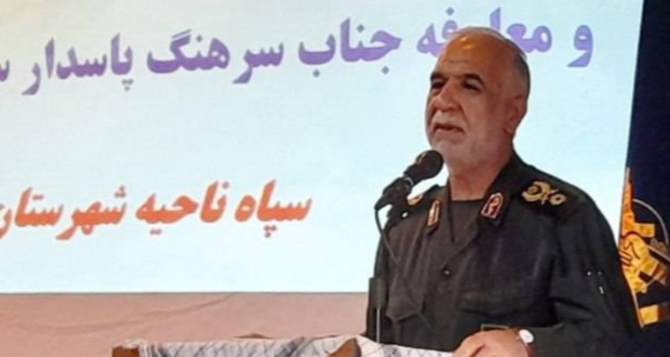 دشمن به دنبال این است که ذائقه مردم ما را عوض کند