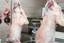 تعطیلی قصابی‌ ها و کمبود گوشت در هرسین / بهانه کردن قیمت گوشت برای فرار ازاجرای یک دستورالعمل !!