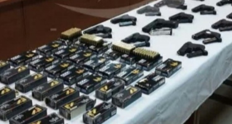 کشف و ضبط ۶۰ قبضه سلاح کمری در جوانرود +فیلم