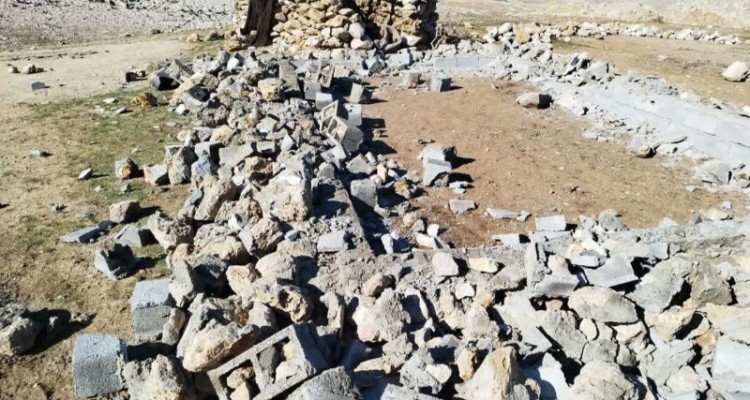 رفع تصرف 2هکتار از اراضی ملی در منطقه حفاظت شده بیستون