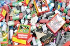 کشف بیش از ۱۴۰۰۰ هزار عدد مواد محترقه در هرسین