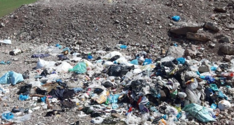 جمع آوری زباله محدوده روستای سرخوند هرسین/ پیگر پوشش شبکه اینترنت در روستاهای باقی مانده هستیم