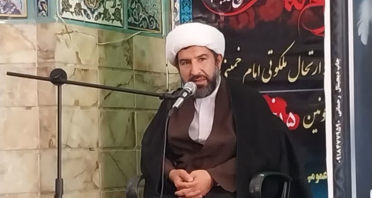 امام (ره) بر تفکر سیاست منهای دیانت خط بطلان کشید/  ما در تاریخ از زبیرها خواندیم ولی در جریان انقلاب امثال زبیرها را دیدیم