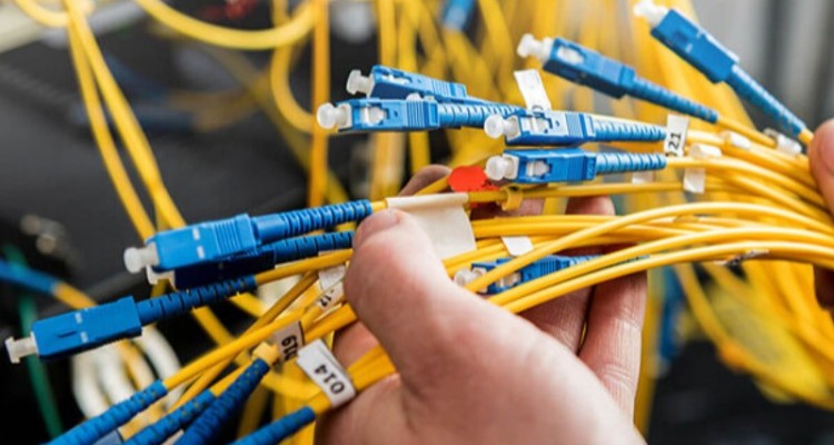 اجرای فیبر نوری در 50درصد ادارت هرسین