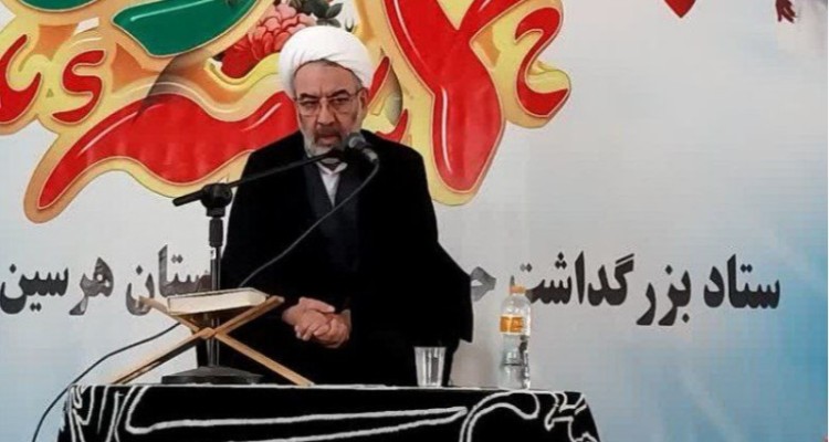 هدف دشمن بی اثرکردن جایگاه ولی فقیه است