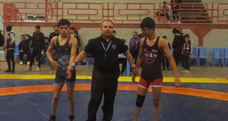 هرسین قهرمان مسابقات کشتی شرق استان شد