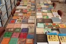 منابع کتابخانه شخصی شهید شهبازیان در هرسین اهدا شد