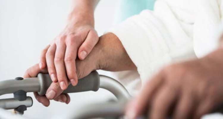 اعطای 1100مورد تجهیزات درمانی به مددجویان هرسینی