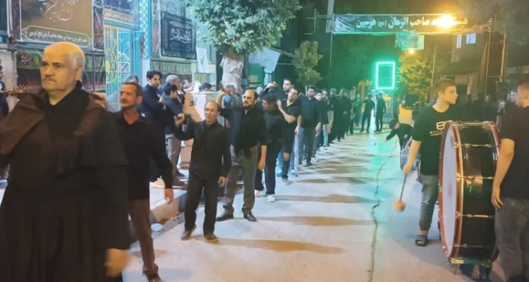 حال و هوای هرسین در شب تاسوعای حسینی=فیلم