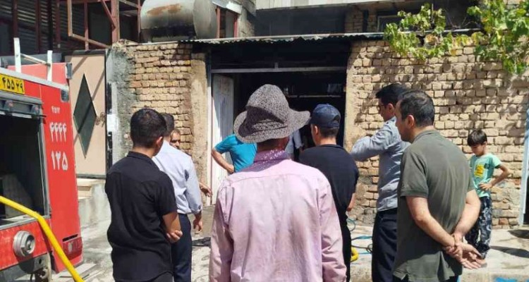 آتش سوزی یک منزل مسکونی در شهرک شمالی هرسین