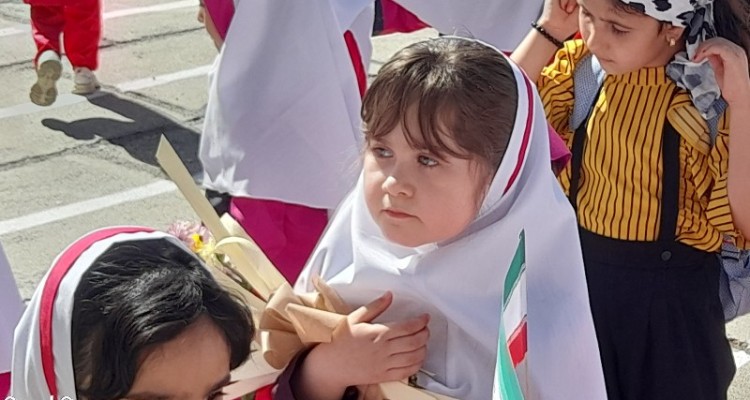 حدود 900کلاس اولی وارد مدارس هرسین می شوند