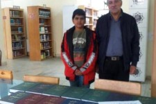 اهداء آثار شاعر هرسینی به کتابخانه عمومی شهرستان