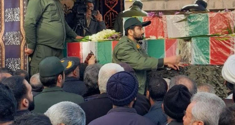 پیکر مطهر 6شهید گمنام دوران دفاع مقدس در هرسین تشییع شد+فیلم و تصویر