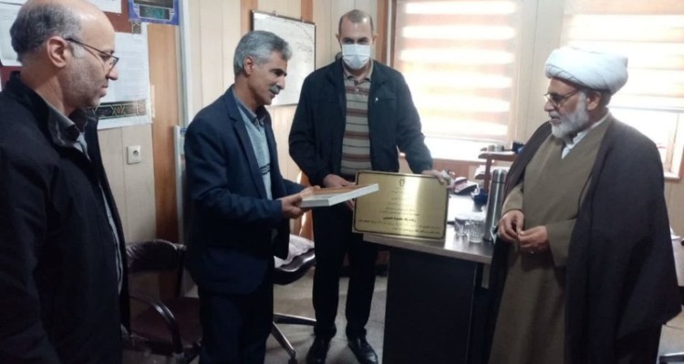 اهداء یک دستگاه اکسیژن ساز به مرکز سلامت بیستون