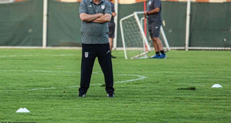 قلعه‌نویی: با «پزشکیان» فوتبال بازی می‌کردیم؛ فشار لیگ روی تیم ملی است