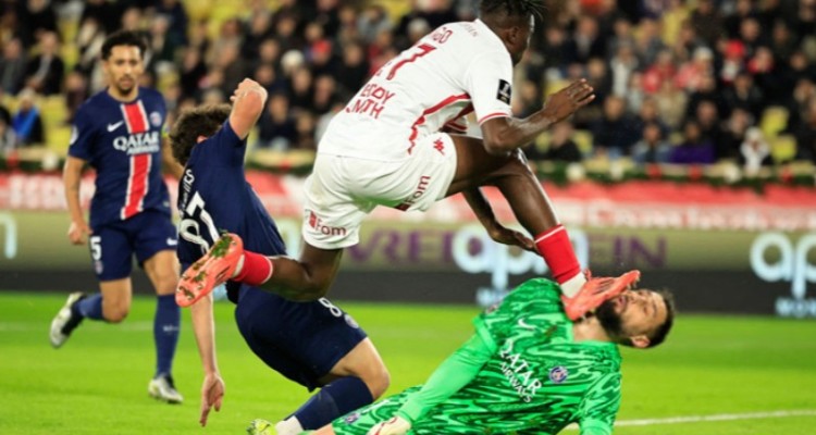 وحشت در موناکو: استوک حریف روی صورت دوناروما!