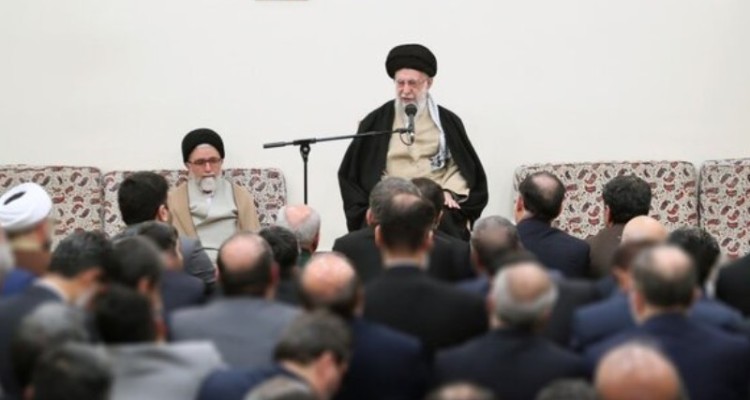 تنها راه‌حل مشکلات، پایبندی به مبانی انقلاب است/حفظ رویکرد انقلابی، مهمترین ویژگی وزارت اطلاعات از ابتدا تاکنون