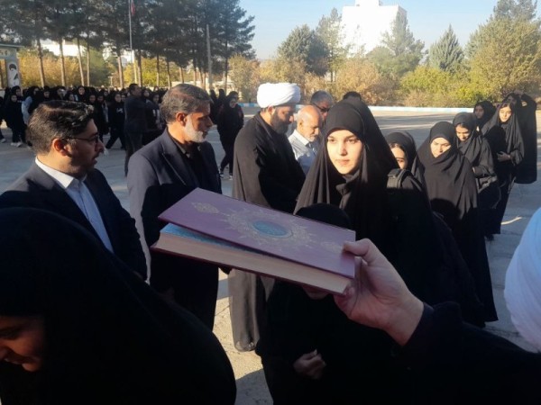 اعزام ۲۳۰نفر از دانش آموزان هرسینی به مناطق عملیاتی غرب کشور