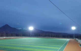 پایان عملیات اجرایی پیست و برج های روشنایی استادیوم فوتبال انقلاب هرسین