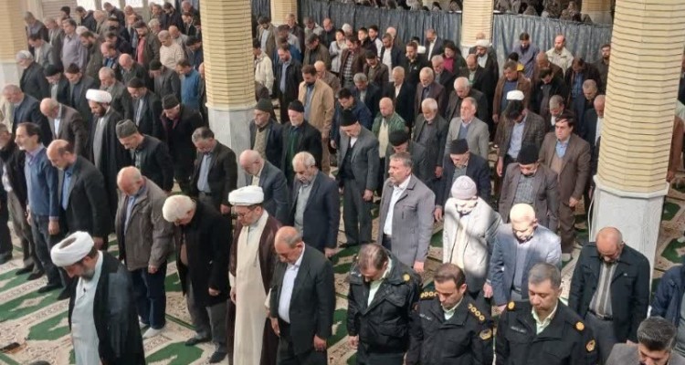 اقامه نماز جمعه به امامت حجه الاسلام رضایی امام جمعه مردم هرسین