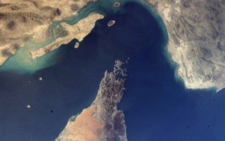 حرکت کشتی‌ها در تنگه هرمز کاملا متوقف شده است