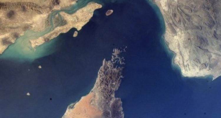 حرکت کشتی‌ها در تنگه هرمز کاملا متوقف شده است