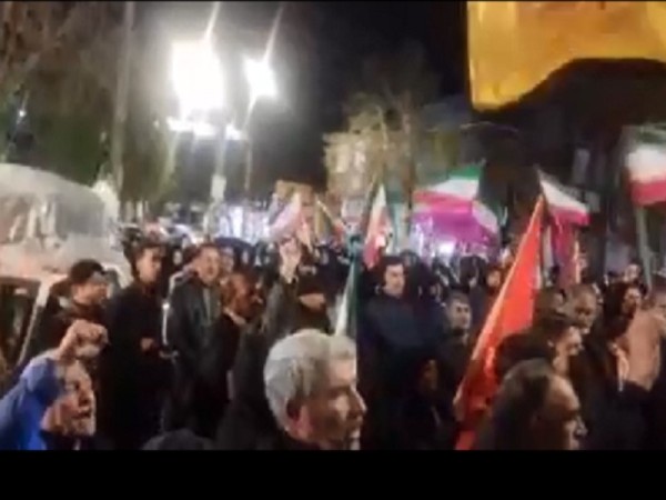 بیعت هرسینی ها با رهبر انقلاب در پنجاهمین شب حضور در خیابان