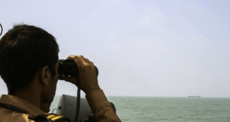 هرمز در کنترل ایران؛ عبور کشتی‌ها همچنان از کریدور لارک