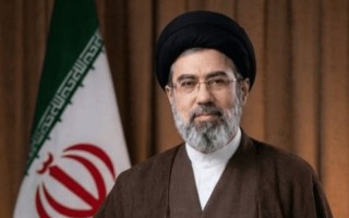 رهبر انقلاب: هر اقدامی که موجب سرخوردگی مردم شود، کمک به دشمن است