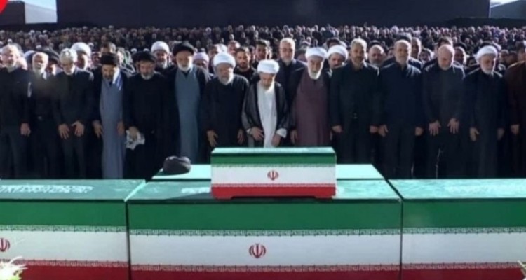 مصلای تهران محل تدفین قلوب مسلمین