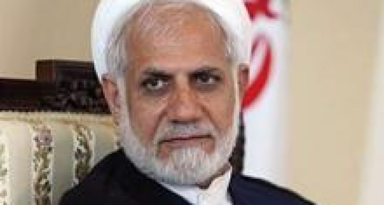 ایستادگی تیم هسته ای در برابر زیاده خواهی غربی ها ستودنی است