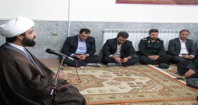 از علل تنها ماندن امام و رهبر جامعه اسلامی وجود فتنه و شبهه در کنار هم است