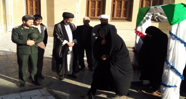 اعزام اولین کاروان از بانوان بیستونی در قالب طرح مهر درخشان به مشهد مقدس