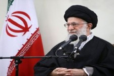 جوانان مؤمن و انقلابی را بسیار دوست دارم و از آنان پشتیبانی می کنم/از افراد متزلزل در راه دین و انقلاب باید حذر و پرهیز کرد