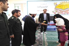 بازدید امام جمعه و مسئولین شهرستان از مدرسه مشعل دانش در هرسین